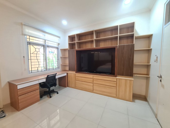 Rumah disewakan di Taman Beverly Lippo Cikarang